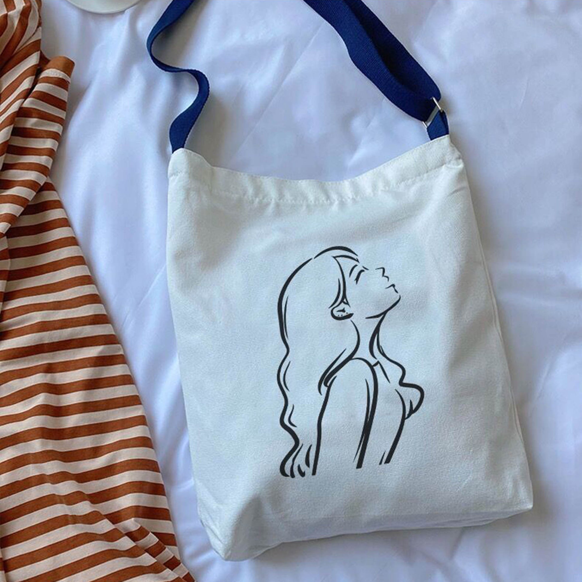 A simple, yet elegant design custom messenger with  self designed illustration printed on it. 